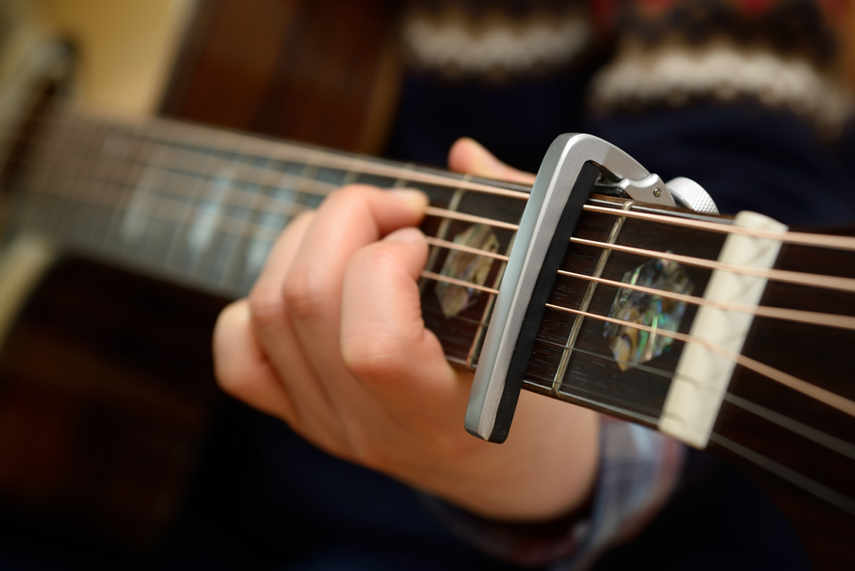 Guitar Capo Tips - How to Use a Capo - Learn To Play Music Blog